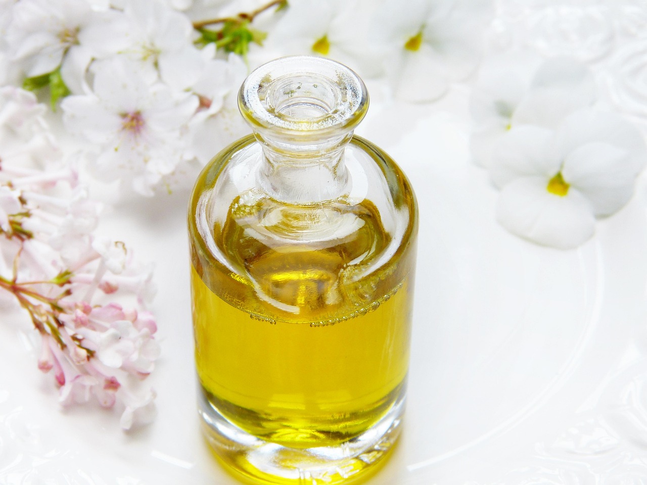 glass, bottle, oil, wellness, flowers, massage, aromatherapy, nature, health, spa, relaxation, care, beautiful flowers, perfume, relax, flower wallpaper, fragrance, flower background, cosmetics